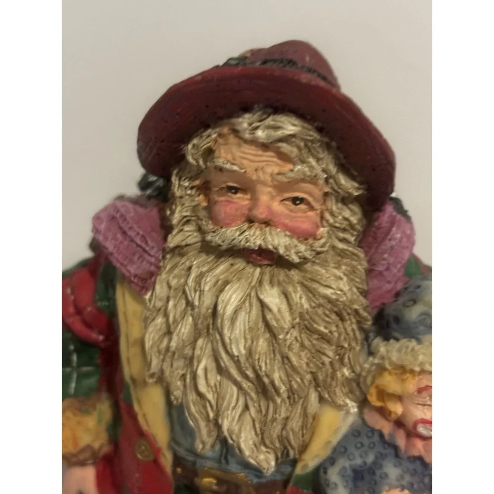Yuletide Traditions Resin Santa Claus Figurine Patchwork 8